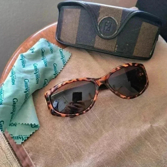 Sunglasses FENDI - Picture 3 of 15